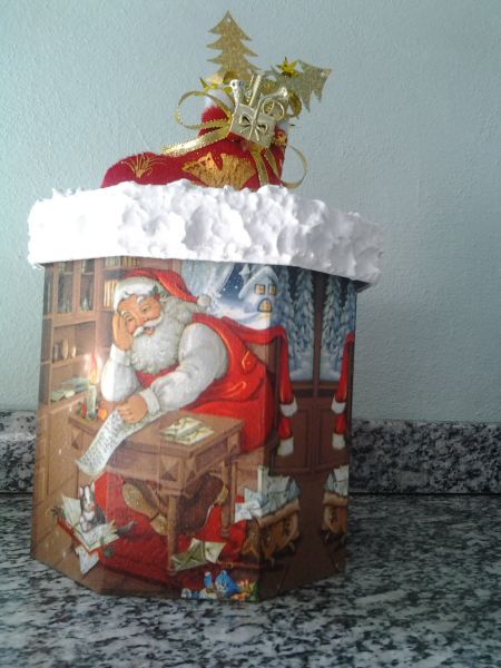 CAIXA DE PANETONE.